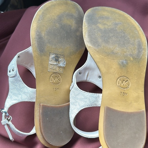 Womens Michael Kors Thong Sandals - Picture 5 of 7